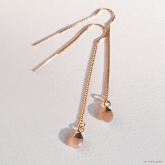 Boucles Ysée (pierre de lune rose et plaqué or)