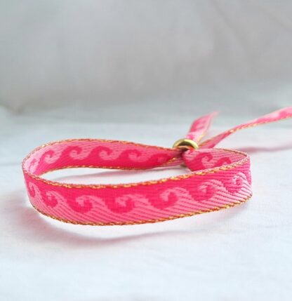 Bracelet Ruban "Vague" (rose, fuschia et doré) – Image 2