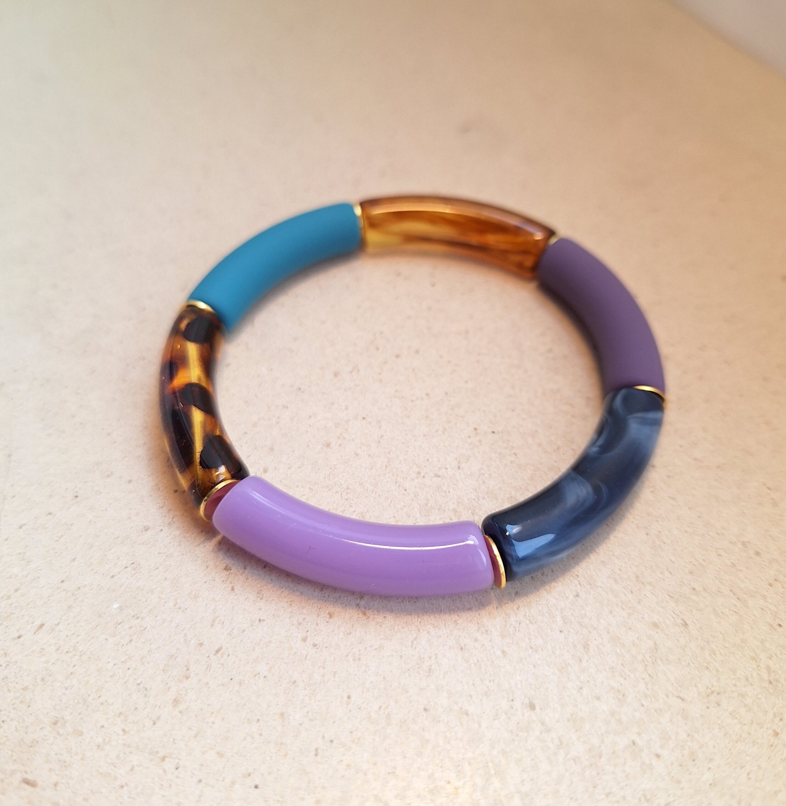 Bracelet Sonia Violette-Guépard (perles acryliques/élastique)