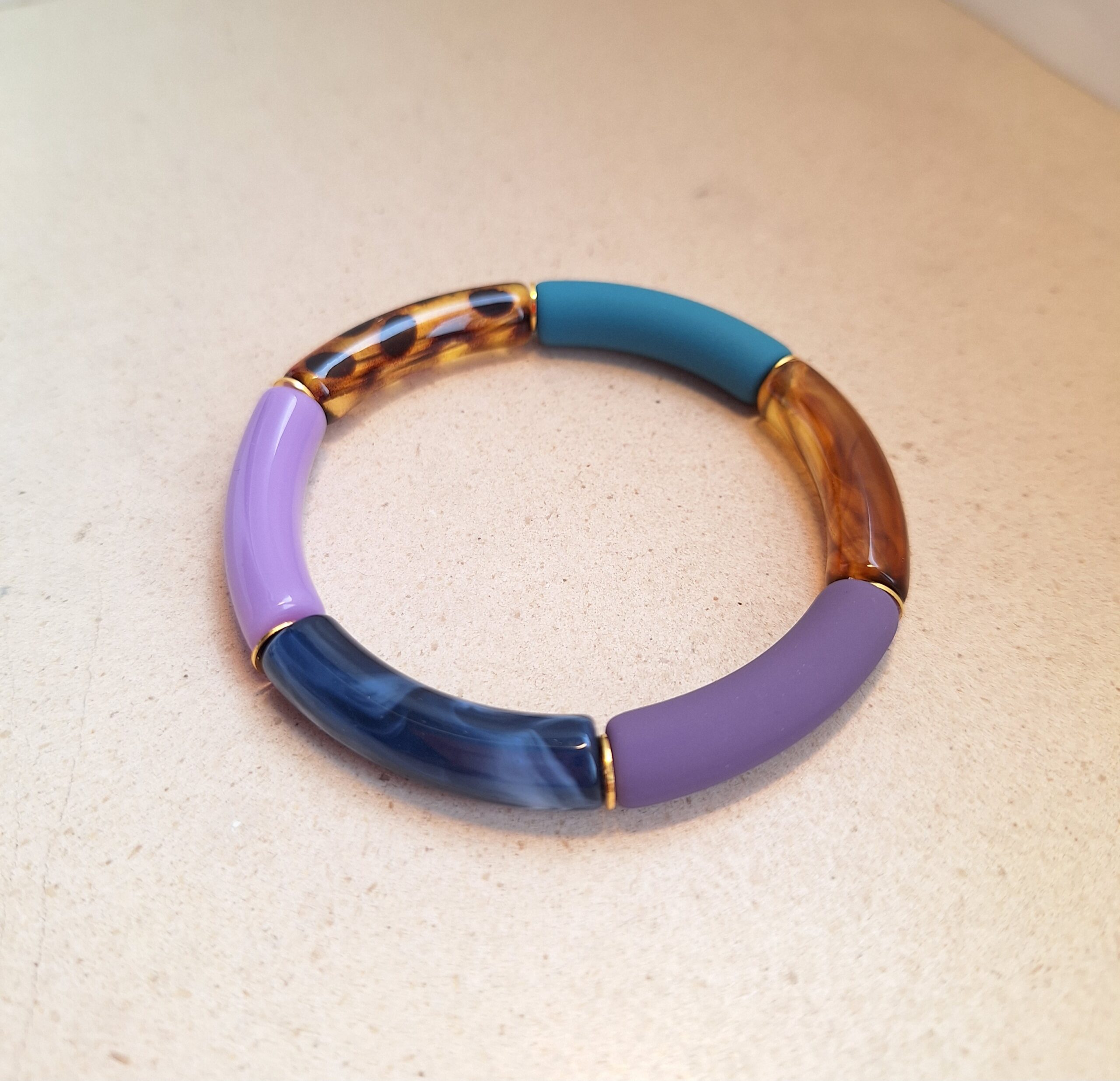 Bracelet Sonia Violette-Guépard (perles acryliques/élastique) – Image 5